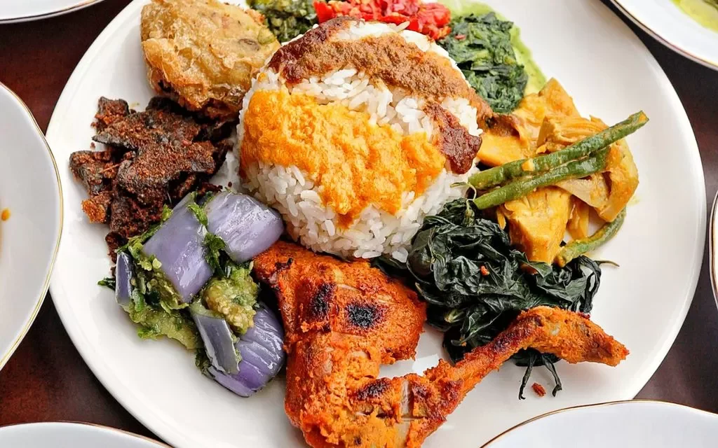 Nasi Padang: Kuliner Klasik Indonesia & Rasa Menggugah Selera