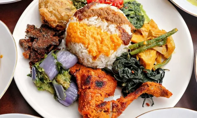 Nasi Padang: Kuliner Klasik Indonesia & Rasa Menggugah Selera