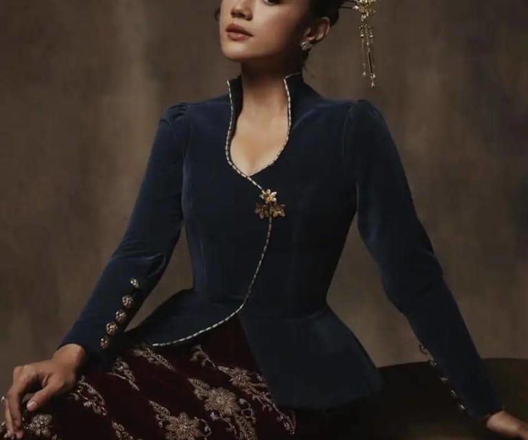 Kenakan Kebaya Modern Audi Marissa Saat Peringati Hari Kartini