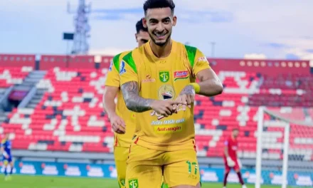 Persebaya Tunjukkan Kekuatan, Hancurkan Arema FC Di Bali