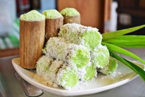 Putu Bambu: Camilan Tradisional Yang Menggoda