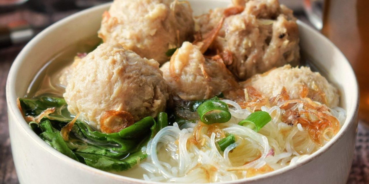 Kuliner Viral! Bakso Urat Pedas Jadi Buruan Pecinta Makan