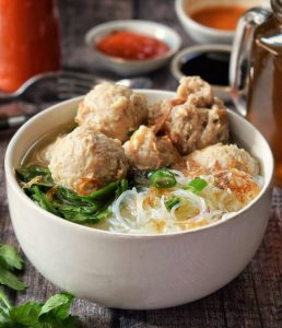 Kuliner Viral! Bakso Urat Pedas Jadi Buruan Pecinta Makan