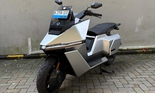 Motor Listrik Masa Depan! OMOWAY OMO-X Guncang Pasar EV