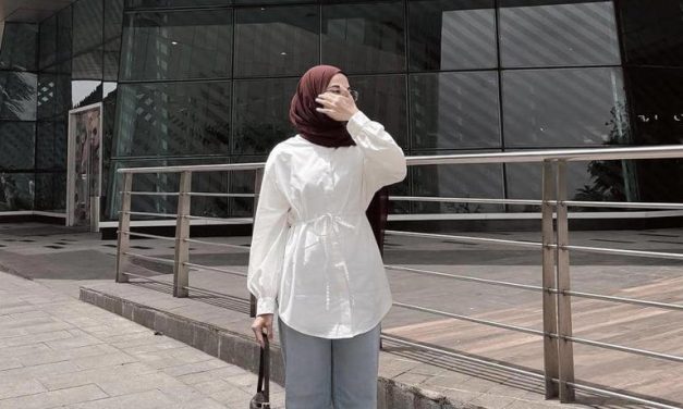 Hijab + Kemeja Putih + Jeans? Begini Cara Tampil Chic Setiap Hari