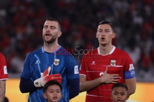 Ajax Cari Kiper Utama Baru, Maarten Paes Terancam Tergeser