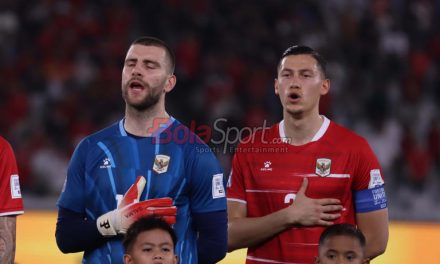 Ajax Cari Kiper Utama Baru, Maarten Paes Terancam Tergeser