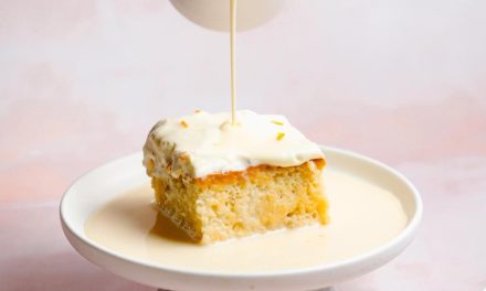 Dessert Baru Favorit! Milk Bath Cake Super Lembut Dan Aesthetic