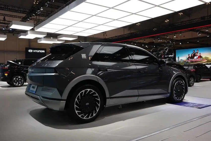 Hyundai Ioniq 5 Tampil Futuristik, Fitur Keselamatan Jadi Andalan