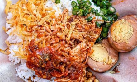 Nasi Balap Puyung: Sensasi Pedas Gurih Khas Lombok