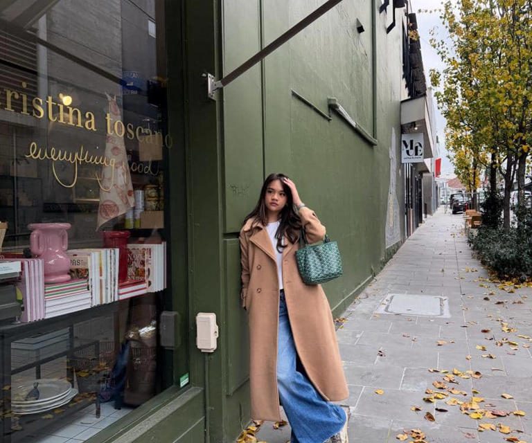 Gaya Winter Neona Ayu Di Melbourne Yang Bikin Jatuh Hati