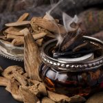Dari Kayu Jadi Parfum Mewah, Ini Keistimewaan Aroma Cendana