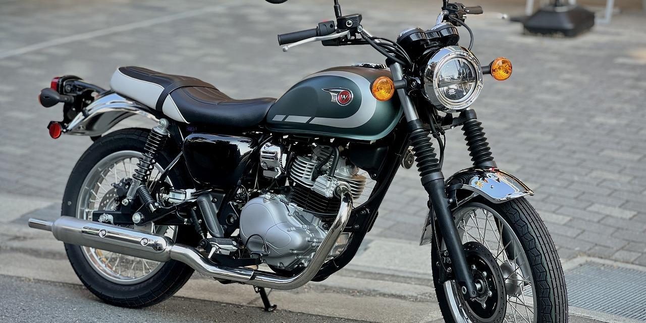 Kawasaki W230 2026, Gaya Klasik Ikonik Berpadu Mesin 233 Cc