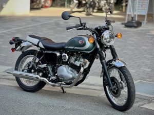Kawasaki W230 2026, Gaya Klasik Ikonik Berpadu Mesin 233 Cc