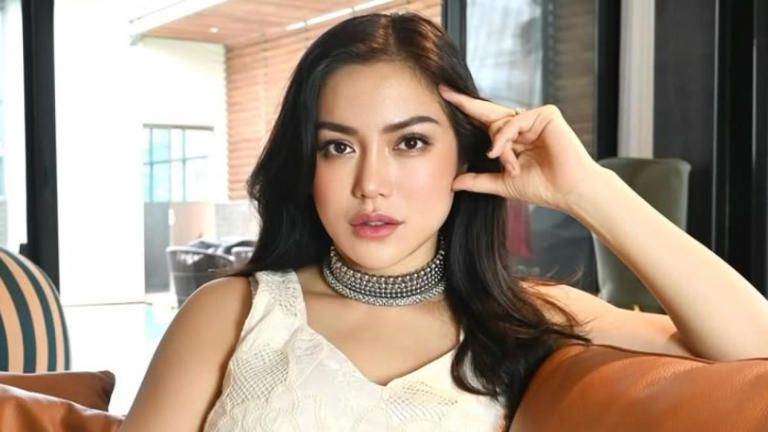 Vincent Bela Jessica Iskandar Usai Foto Dengan Sarwendah