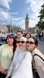 Potret Seru Kesha Ratuliu Liburan Di London Bersama Sahabat