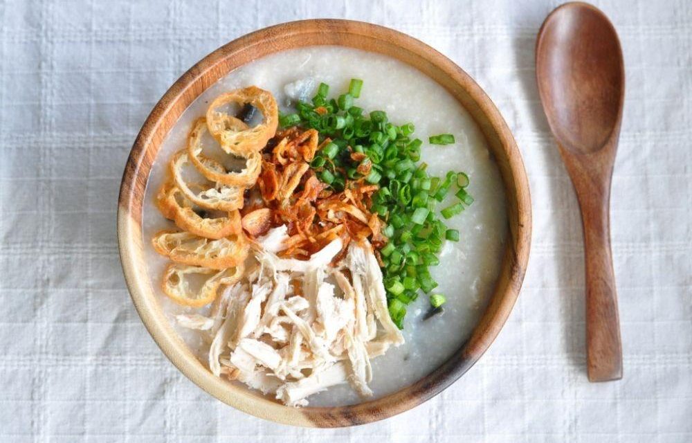 Gurih Maksimal! Bubur Ayam Hangat Dengan Topping Melimpah