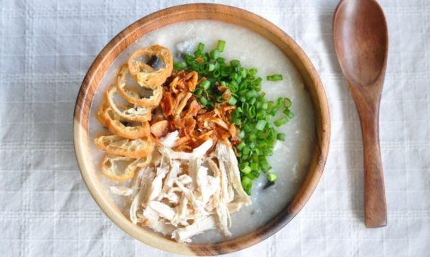 Gurih Maksimal! Bubur Ayam Hangat Dengan Topping Melimpah