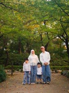 Family Trip! Rey Mbayang & Dinda Hauw Ajak Anak Main Di Seoul